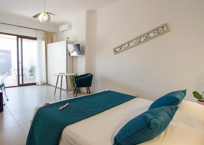 Jolie Bed & Breakfast